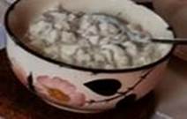 Ein Bild, das Im Haus, Schssel, Essen, Tasse enthlt.

KI-generierte Inhalte knnen fehlerhaft sein.